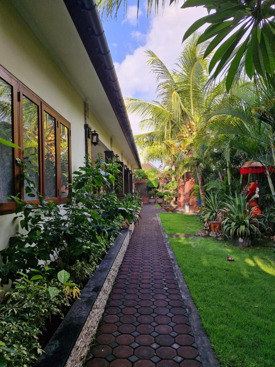 Sari Ayuning Nusa Guest House Нуса-Лембонган Экстерьер фото